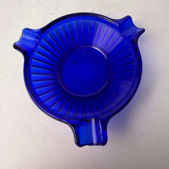 Vintage 1930's Rare Fenton Art Glass Sheffield Pattern Cobalt Blue Ashtray - Picture 4 of 5